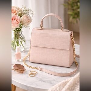 Chic Pink Crossbody Bag with Minimalist Design